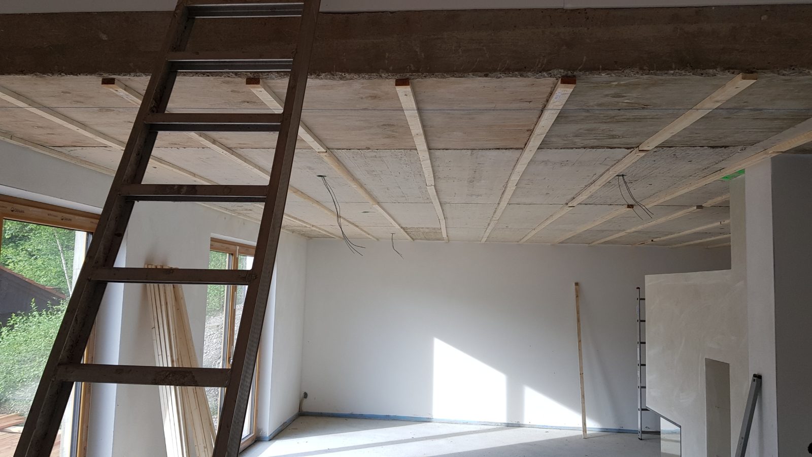 Innenausbau Ebersberg: abgeh&auml;ngte Decke im Dachgeschoss