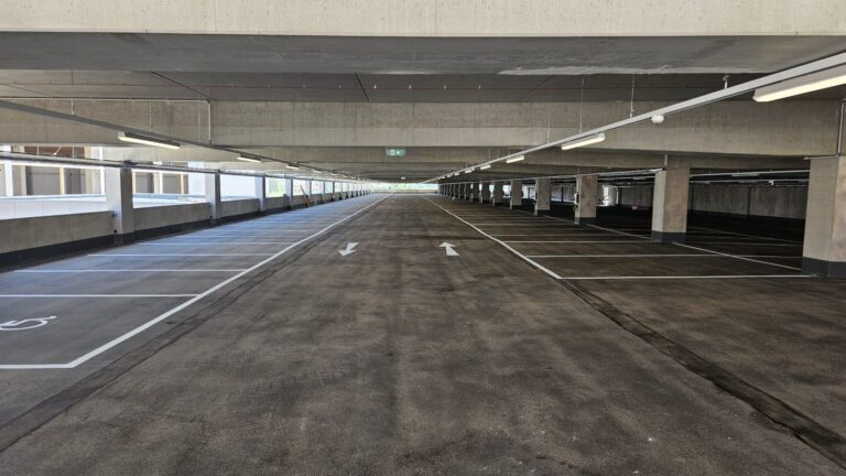 Gereinigte Tiefgarage